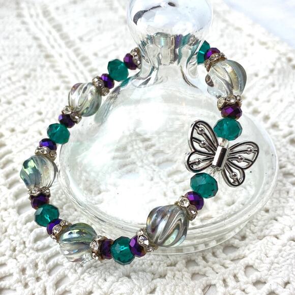 Butterfly Charm Stretch Bracelet Glass Resin Bead - Picture 1 of 2
